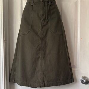 St John’s Bay Olive Green Women's Skirt size 6